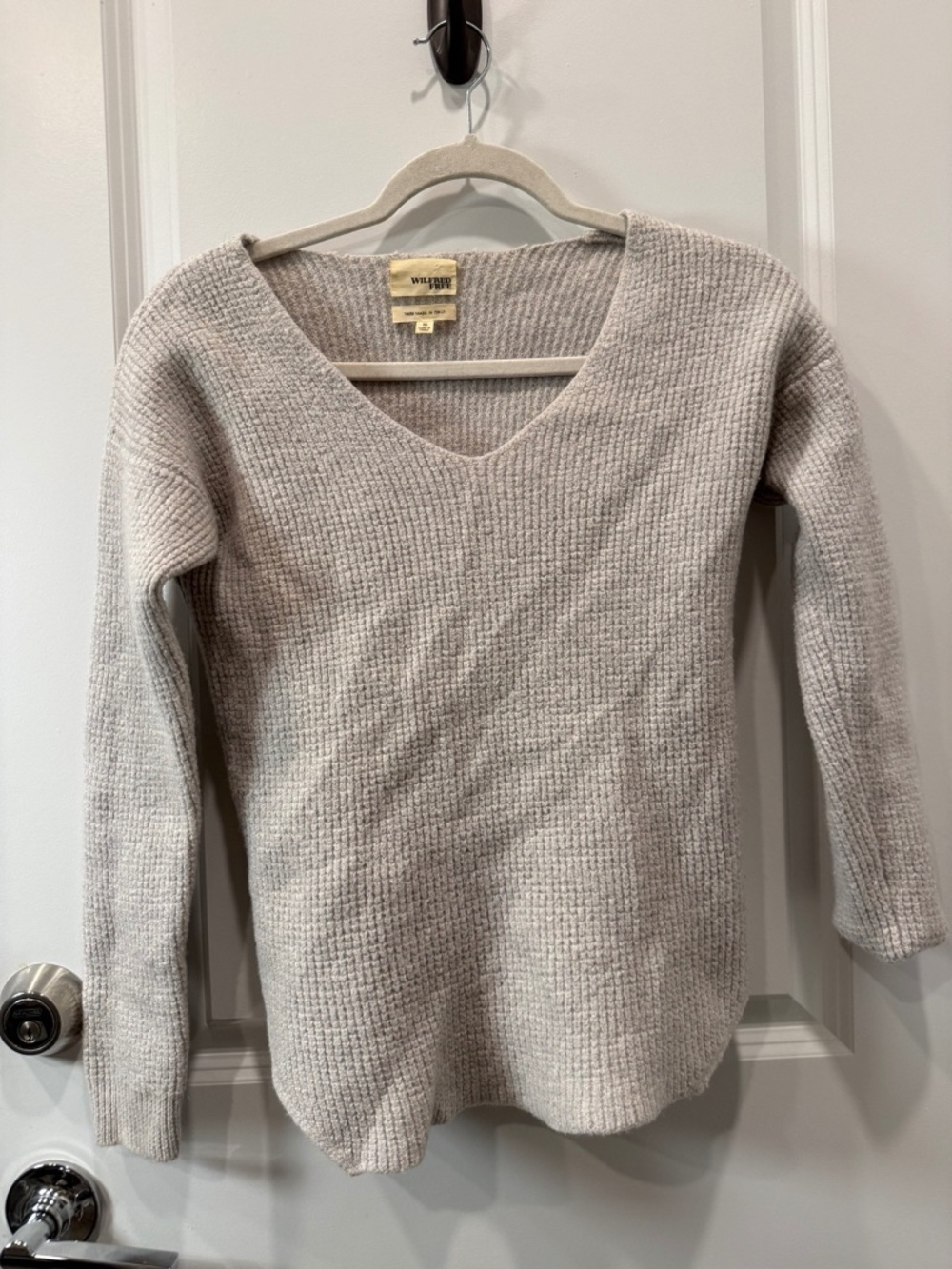 Aritzia Wilfred Free Gray Waffle Knit V Neck Sweater M